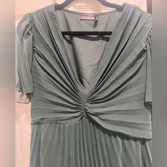 ASOS green flutter midi dress - Picture 3 of 5